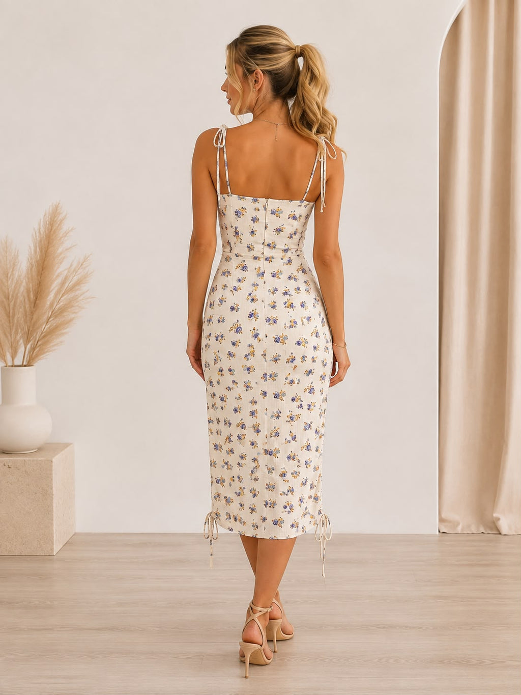 Rochie Albă cu Floricele — Lungime Reglabilă